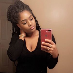 Meet your Posher, Brianna